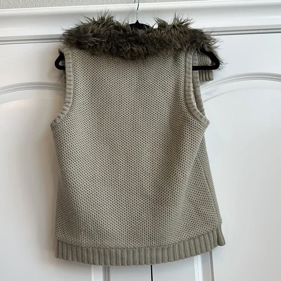 Maurices Faux Fur Collar Sherpa and Knit Fall/ Winter Vest - Picture 6 of 7